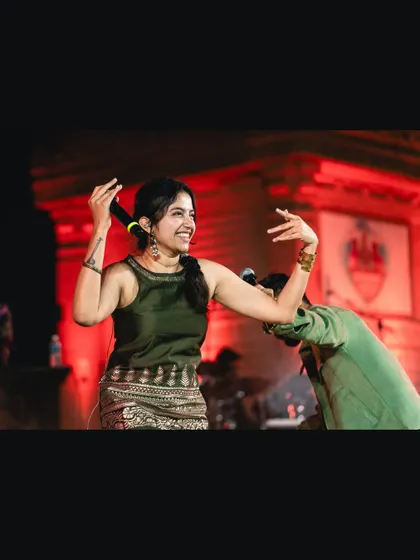 Having some fun on stage at Hampi Utsava. A performance should be joyful, both for the audience and for us.