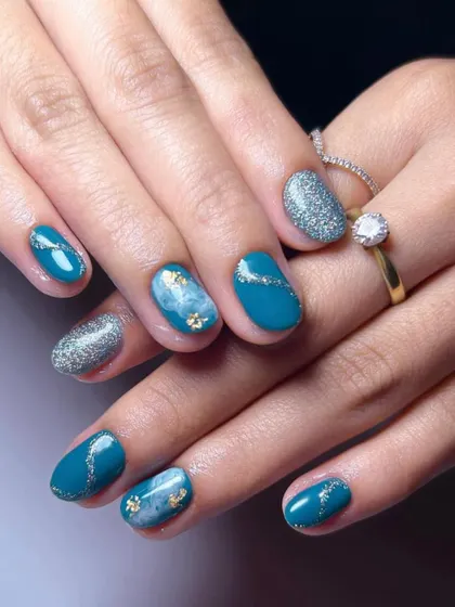 Another look at this gorgeous teal and silver marble set.