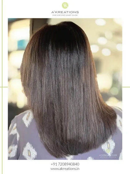 A perfect blend of cappuccino and caramel tones for a warm, coffee-inspired hair color that is both sleek and sophisticated.