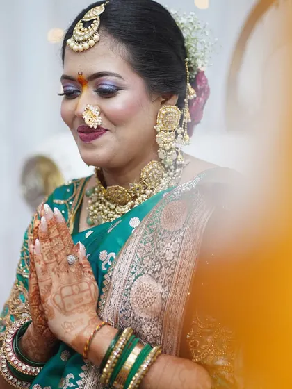 Another beautiful candid shot, showing the makeup from a different angle.