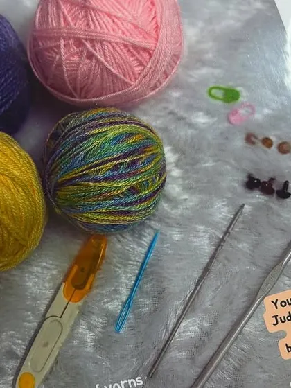 Here is what my beginner's kit looks like all packed up and ready to go. I make sure every component, from the yarn to the needles, is neatly included so you can unbox it and start your crochet journey immediately.