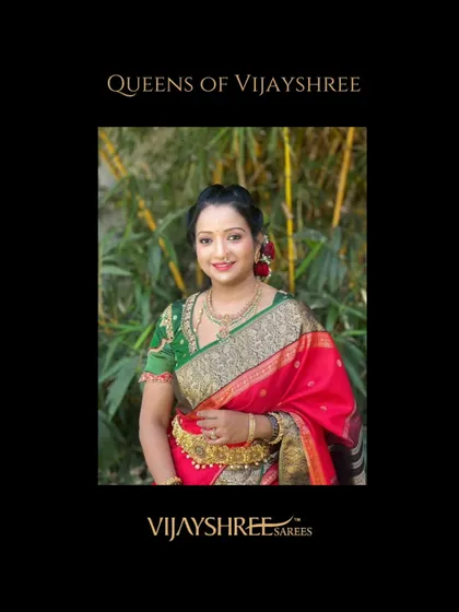Manasa looking stunning in a red and green Kanjivaram, a classic combination that never goes out of style.