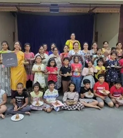 A full house of creativity and devotion! This group shot captures the wonderful community spirit of our Ganesha making workshop.