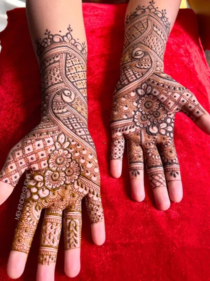 Another shot of this intricate design, showing the beautiful flow and balance of the different elements.
