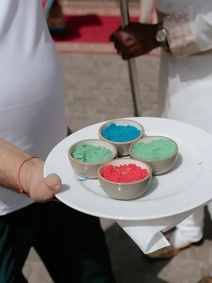 A close-up of the organic colors used for the Holi welcome. We pay attention to every detail, ensuring quality and safety for all guests.