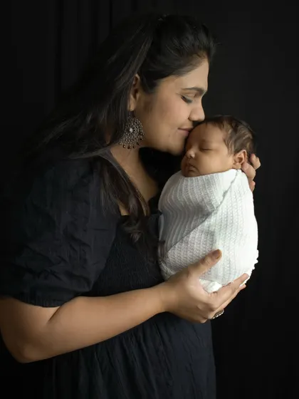 And then, they meet. This tender moment between a new mother and her sleeping newborn is the beautiful next chapter after the maternity journey. Capturing these first few days is something truly special.