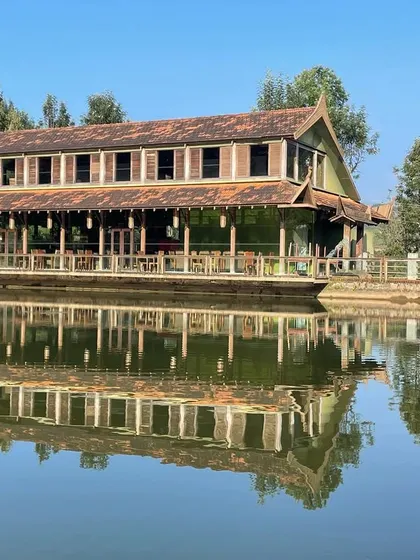 Another stunning reflection of the ODEA' restaurant. The design draws inspiration from traditional boathouses, creating a unique dining destination that is in constant dialogue with the lake.