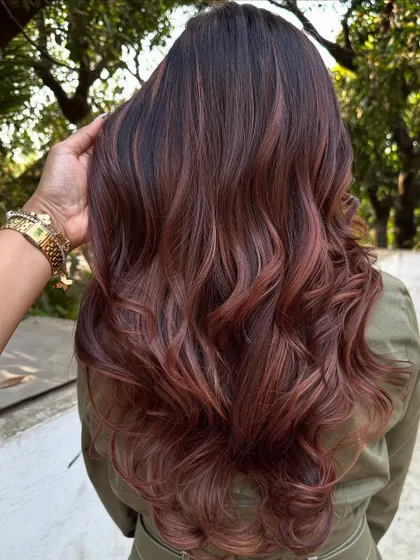 A close-up of the beautiful 'Rose Gold' tones.