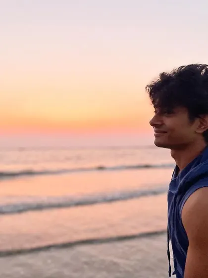 Reflecting on a great year by the ocean. Moving to a new city and finding my community has been a huge part of my growth, reinforcing the importance of prioritizing peace and well-being.