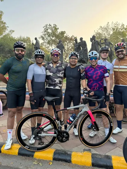 The men's squad for the Wednesday ride, with a beautiful Cannondale bike front and center.