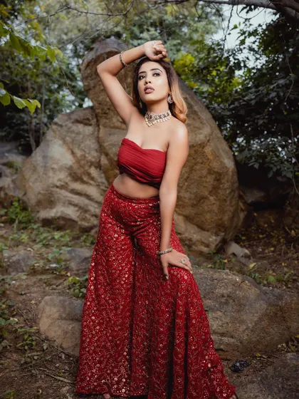 An identical shot, showcasing the outfit's bold and contemporary style.