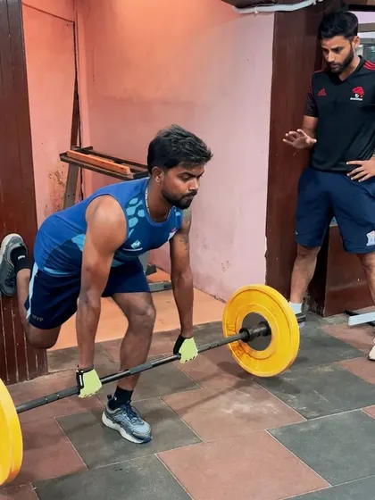 Here, I am coaching a single-leg Romanian deadlift. This variation is excellent for improving hamstring strength, balance, and addressing asymmetries between the left and right sides of the body.