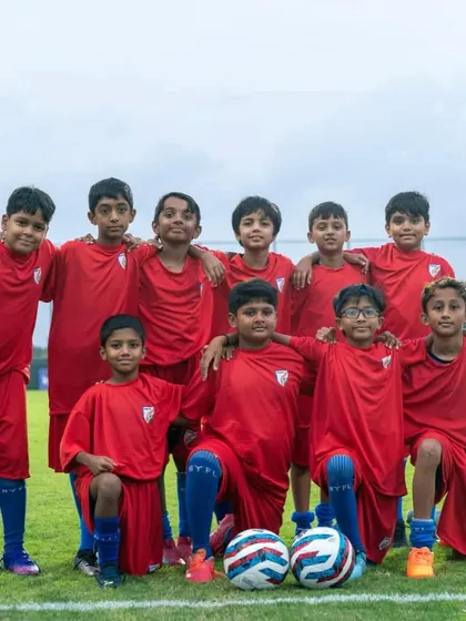 Another shot of our proud U11 ball boys, an unforgettable experience for them.
