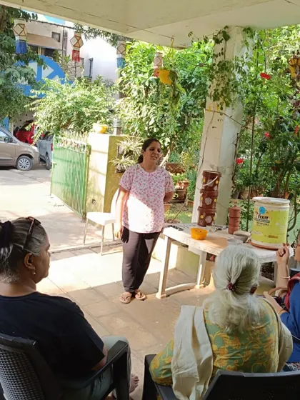 A trainer demonstrates the different types of home composters we offer. We explain the benefits of each model, helping you choose the one that best fits your family size and living space.