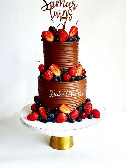 Simple, decadent, and bursting with fresh flavor. The combination of rich chocolate and tart berries is a classic for a reason.