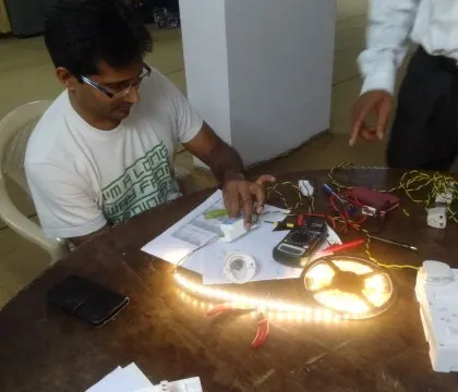Don't throw away those broken festive lights. At this workshop, a participant learns how to diagnose and repair a strip of LED lights, just in time for the holidays.