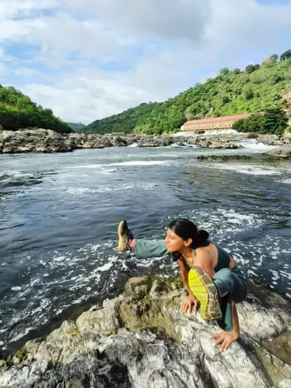 Tittibhasana, or firefly pose, by the banks of the river. Holding on to that feeling of being linked to the flows of nature.