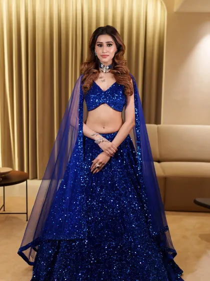 The full view of this show-stopping cocktail outfit.