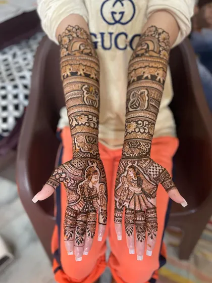 Another shot of this stunning full bridal design, highlighting the symmetry and the incredible amount of detail packed into every inch of the artwork.