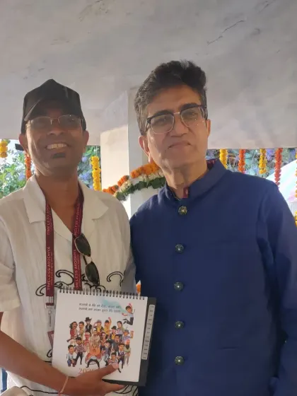 Presenting my Raj Kapoor tribute calendar to Prasoon Joshi ji at the Timeless Ayodhya festival. Sharing my art with fellow artists and writers whom I admire is one of the most rewarding parts of my work.