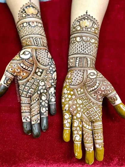 Another shot of the same engagement design, showing the beautiful symmetry.