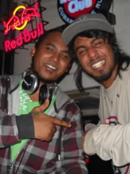 Another old school shot with the crew. The headphones, the Red Bull sign, this is where it all started.