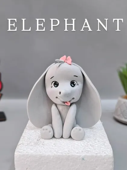 An adorable fondant elephant, another character taught in our popular jungle animals class.