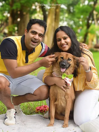 We love a happy family picture! This surprise birthday photoshoot was such a sweet gesture, and this rescued indie girl, Coco, was the perfect model.