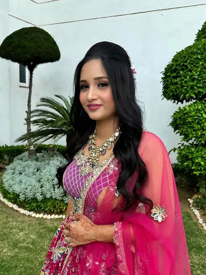 A pretty portrait of my client Himani. The makeup is soft and glowing, perfect for a daytime wedding event.