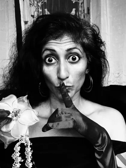 Another portrait from the black and white series. This one plays with silence and secrets, exploring the expressive power of a simple gesture.