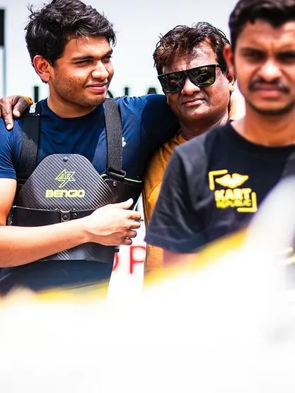 A candid moment in the pits during the Meco Meritus Cup.