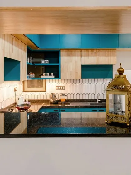 A detail of the pass-through counter, which serves as a perfect spot for serving or displaying decorative items.