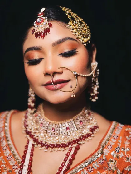 Another angle of the Nikkah look, highlighting the intricate Passa (side tikka) and the beautifully blended eye makeup.