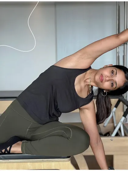 Movement is key to vitality. This side bend on the Wunda Chair helps to open up the side body and improve spinal mobility, contributing to a healthier, happier you.