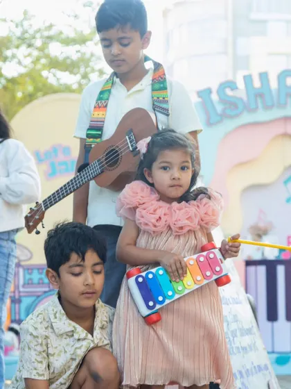 The little musicians get ready for their performance. We provided xylophones, ukuleles, and other instruments for the kids to play, making the party a truly interactive musical experience.