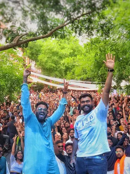 Waving to the thousands of students at SJCE Mysore. Performing for such a huge and energetic crowd is an unmatched experience.