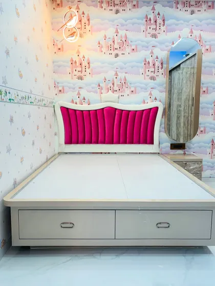 A frontal view of the bed with built-in drawers, a practical solution for keeping a child's room tidy.