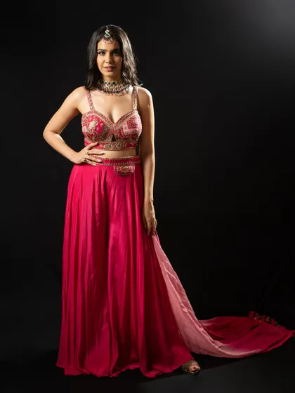 Another full-body shot, demonstrating how I can vary my poses to give brands a range of options for their marketing.