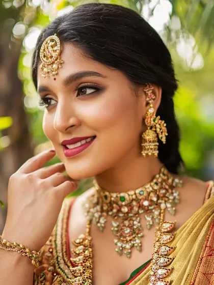 A radiant, happy bride. This is the result we always aim for. My training will give you the skills and confidence to make every bride feel this beautiful.