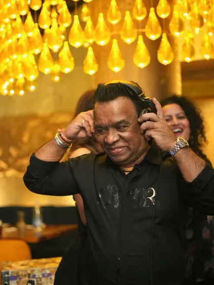 Getting ready for an exclusive vinyl set of classic house tunes. It's all about bringing back that top class nostalgia.