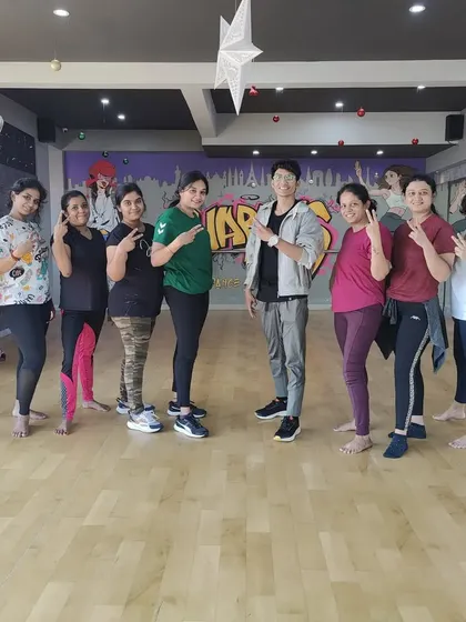 After-workout pictures are a must. Celebrating another great session with the morning batch.