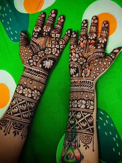 A full view of one of the designs from the group session, featuring traditional motifs.