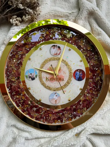 Timeless memories, preserved in resin. A personalized wall clock featuring cherished photo moments, real flowers, and a touch of gold.