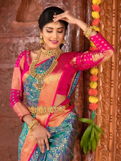 Actress Divya Suresh from the 'Tripurasundari' serial, styled in our traditional temple jewellery.