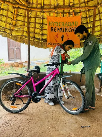 A participant gets guidance on her pink bicycle at the Hyderabad Repair Cafe. We welcome everyone to bring their bikes for a check-up or repair.