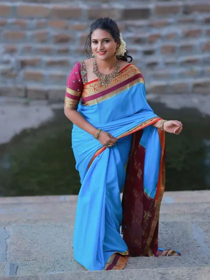 This look is perfect for celebrating festivals like Varamahalakshmi, combining tradition with elegance.