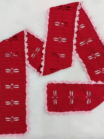 Another flat-lay of the Aerith Scarf, showing its beautiful shape and intricate details.