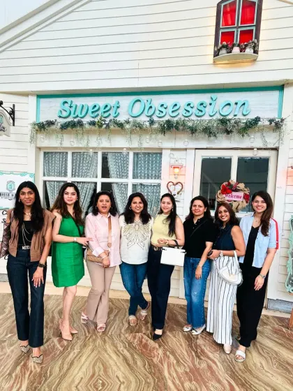 I was so happy to host this talented group for a creative workshop. It’s wonderful to see the space filled with friends and artistic energy.