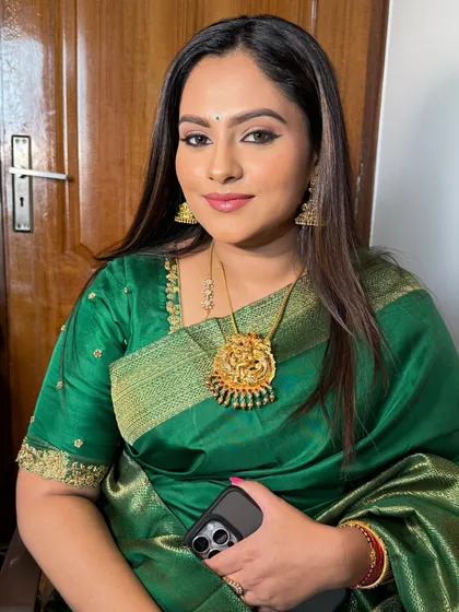 Another shot of Varsha's beautiful and natural makeup look.
