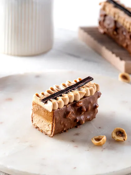 For this hazelnut pastry, I used a clean, minimalist aesthetic with bright lighting to emphasize its elegant structure and delicate details. This style is perfect for premium dessert brands that want to convey quality and sophistication.